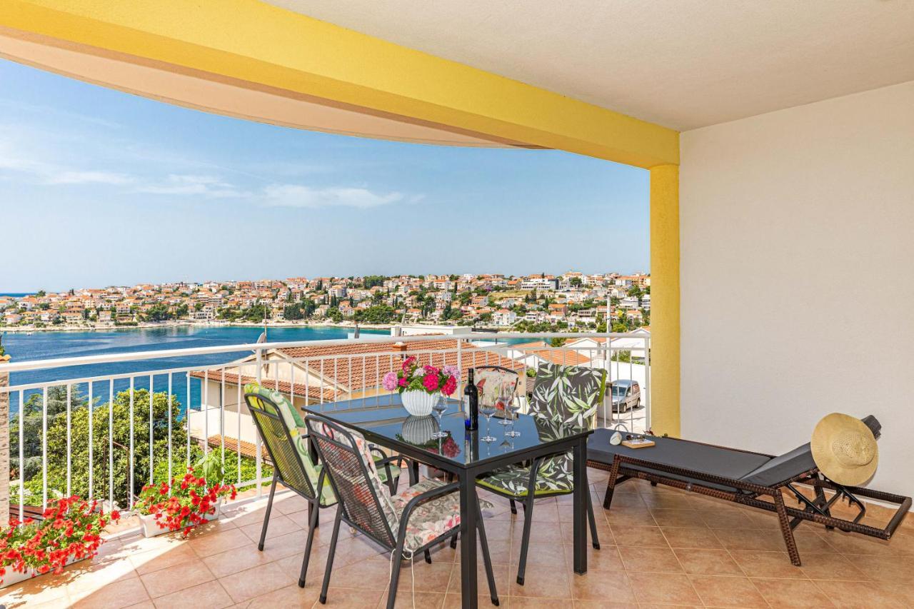 Apartments Villa Nea Leona トロギール エクステリア 写真